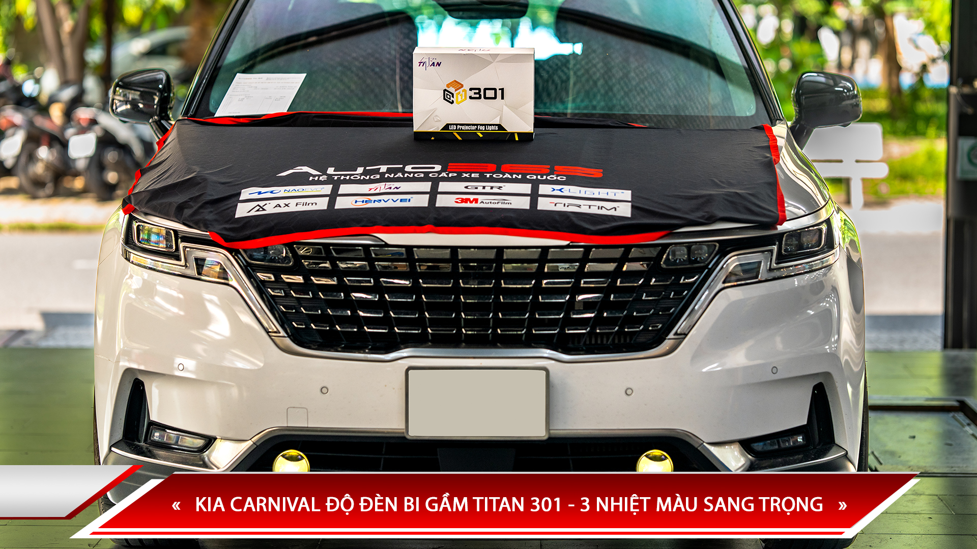 KIA CARNIVAL ĐỘ ĐÈN BI GẦM TITAN 301 - 3 NHIỆT MÀU SANG TRỌNG